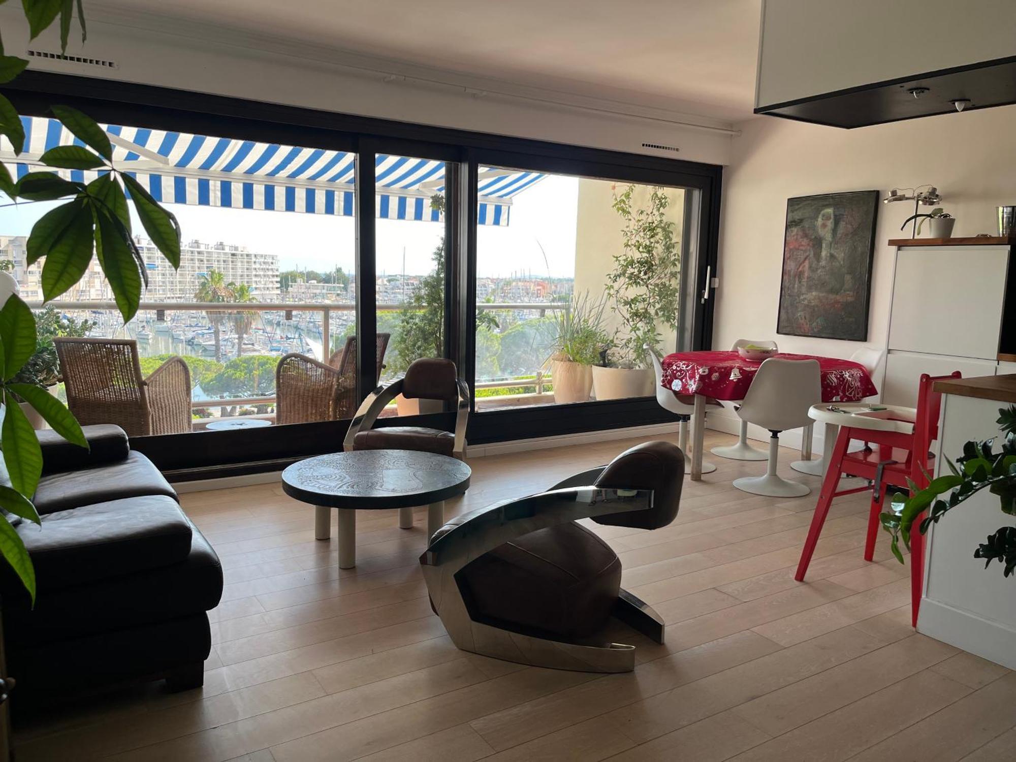 T3 Vue Port 200M De La Plage 2 Chambres Avec Garage การ์นง-ปลาจ ภายนอก รูปภาพ